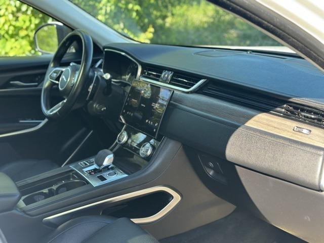 Photo of 2022 White Jaguar F-PACE