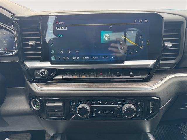 Photo of 2022 Black Chevrolet Silverado 1500