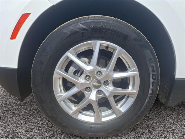 Photo of 2022 WHITE Chevrolet Equinox