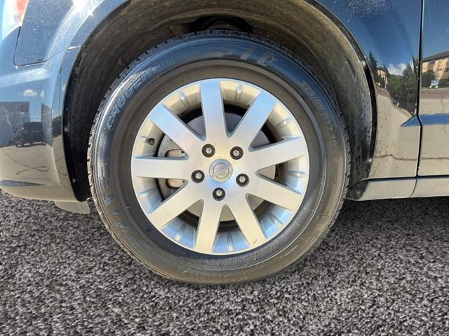Photo of 2015 BLACK Chrysler Town & Country