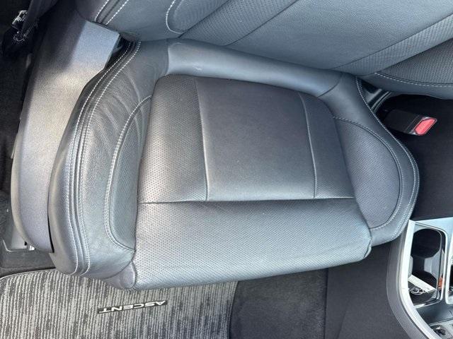 Photo of 2022 Ice Silver Metallic Subaru Ascent