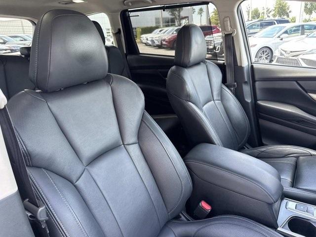 Photo of 2022 Ice Silver Metallic Subaru Ascent