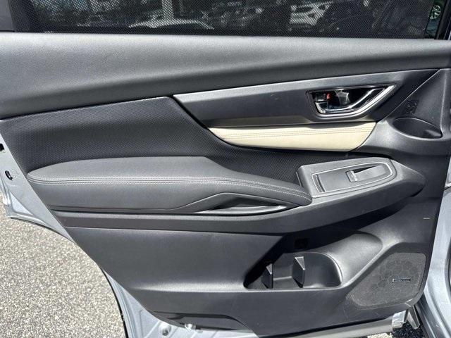 Photo of 2022 Ice Silver Metallic Subaru Ascent