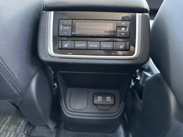 Photo of 2022 Ice Silver Metallic Subaru Ascent