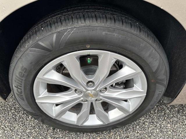 Photo of 2023 Mineral Gray Metallic Chevrolet Malibu