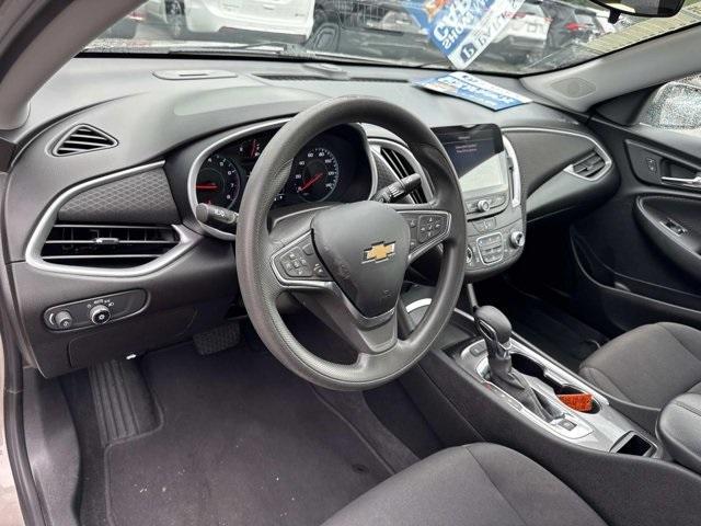 Photo of 2023 Mineral Gray Metallic Chevrolet Malibu