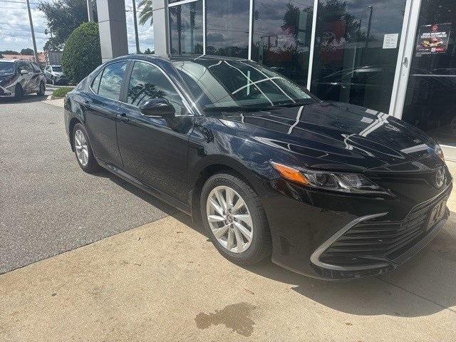 Photo of 2024 Midnight Black Metallic Toyota Camry