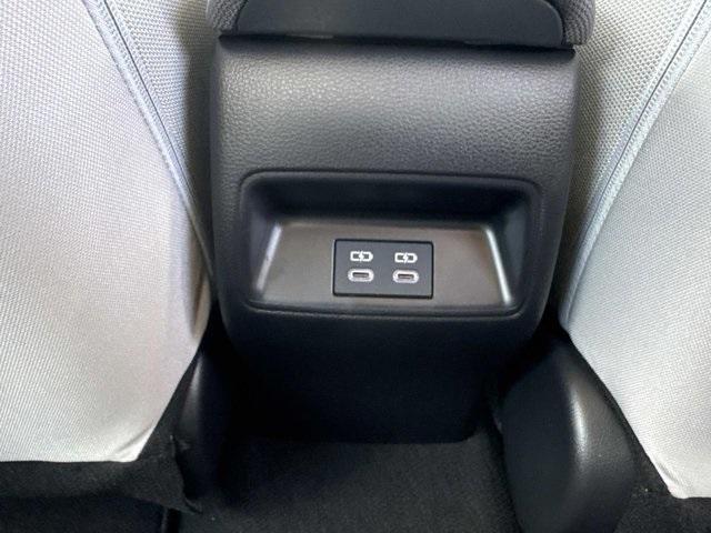 Photo of 2025 01F7 Toyota Corolla