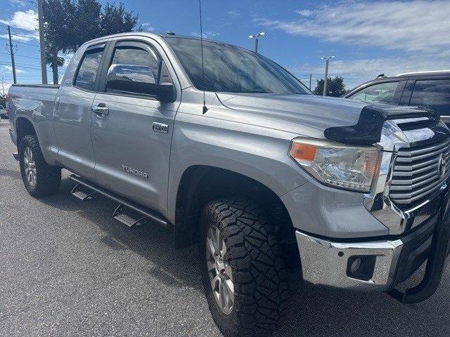 Photo of 2017 Silver Toyota Tundra