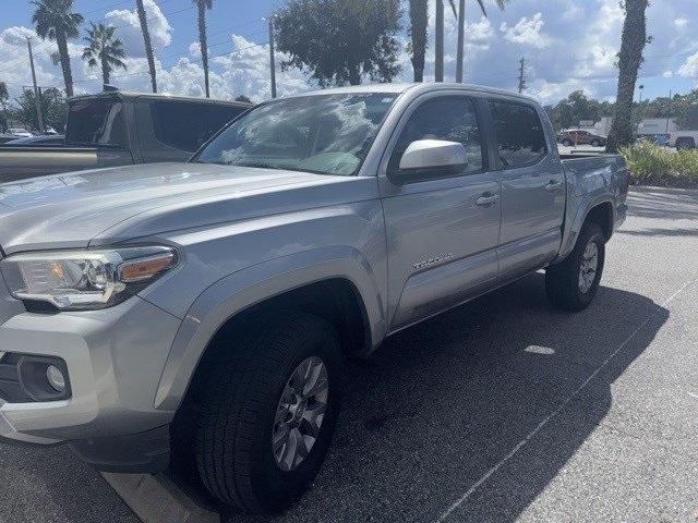 Photo of 2018 Silver Toyota Tacoma