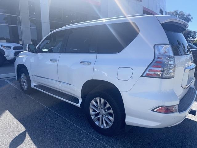 Photo of 2017 White Lexus GX 460
