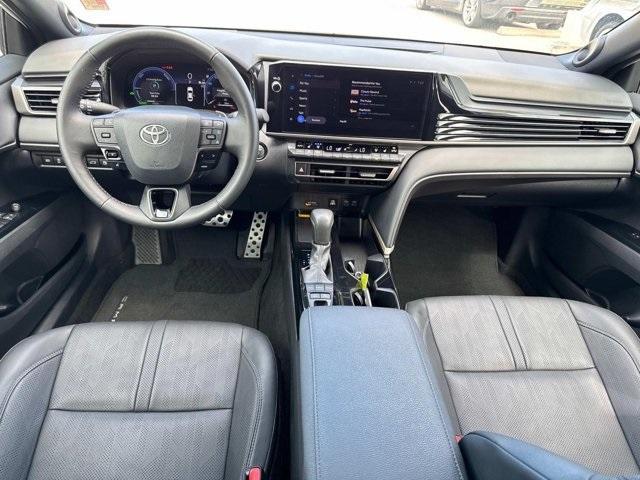 Photo of 2025 Wind Chill Pearl / Midnight Black Metallic Toyota Camry