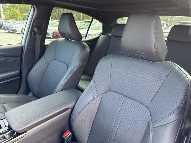 Photo of 2025 Wind Chill Pearl / Midnight Black Metallic Toyota Camry