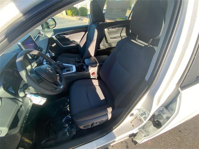 Photo of 2025 0040 Toyota RAV4