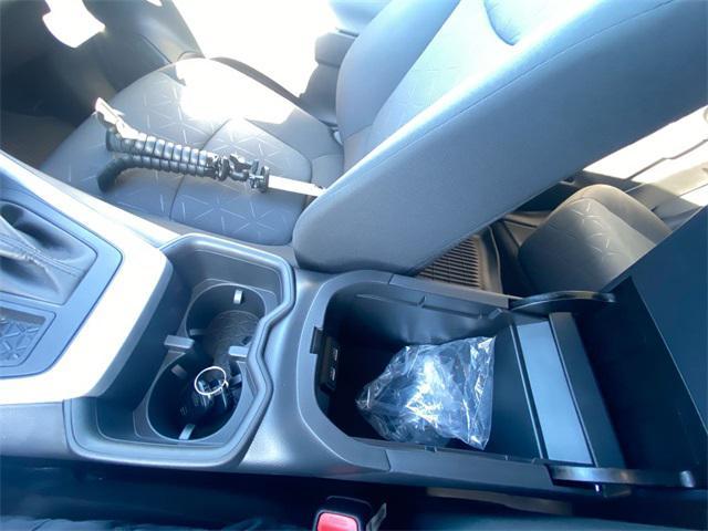 Photo of 2025 0040 Toyota RAV4