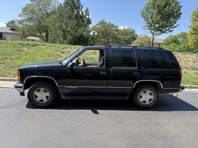 Photo of 1999 Onyx Black Chevrolet Tahoe