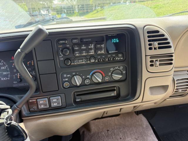 Photo of 1999 Onyx Black Chevrolet Tahoe