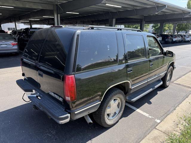 Photo of 1999 Onyx Black Chevrolet Tahoe