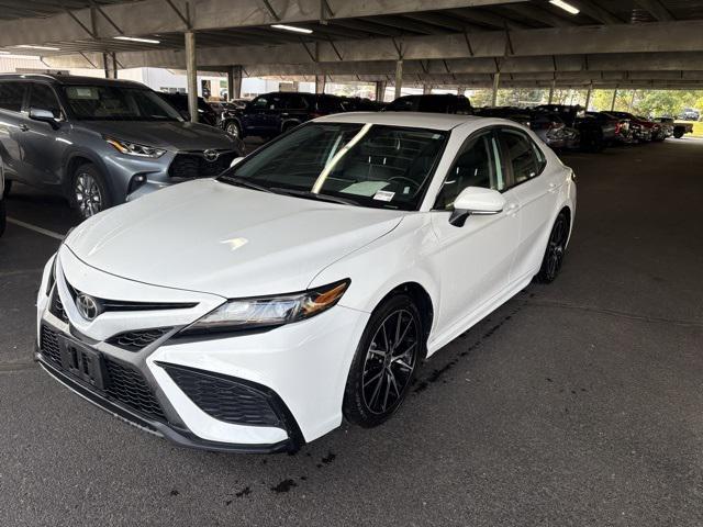 Photo of 2023 Ice Cap Toyota Camry