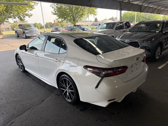 Photo of 2023 Ice Cap Toyota Camry