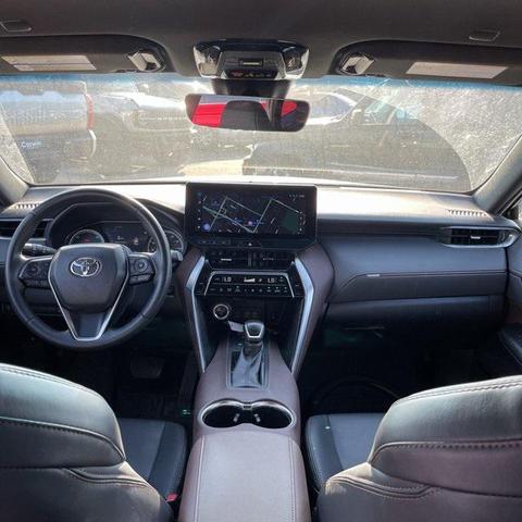 Photo of 2023 Wind Chill Pearl Toyota Venza