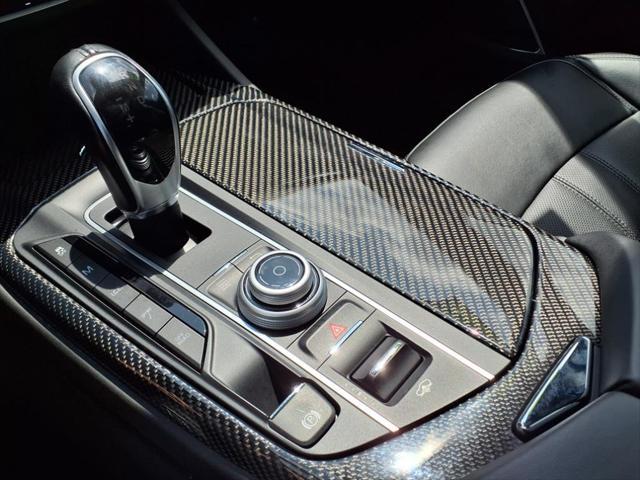 Photo of 2018 Bianco Maserati Levante