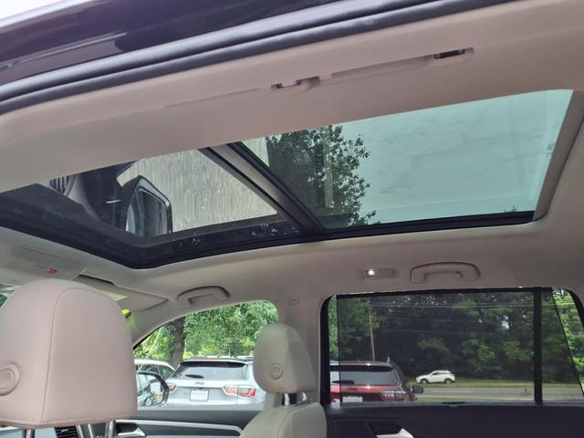 Photo of 2022 Deep Black Pearl Volkswagen Atlas