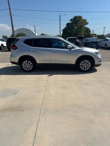 Photo of 2017 Brilliant Silver Nissan Rogue