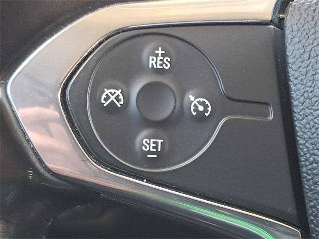 Photo of 2019 Summit White Chevrolet Traverse