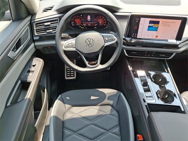 Photo of 2025 Avocado Green Pearl Volkswagen Atlas