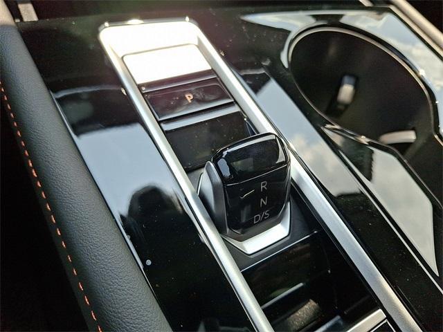 Photo of 2025 Avocado Green Pearl Volkswagen Atlas
