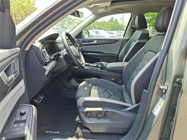 Photo of 2025 Avocado Green Pearl Volkswagen Atlas