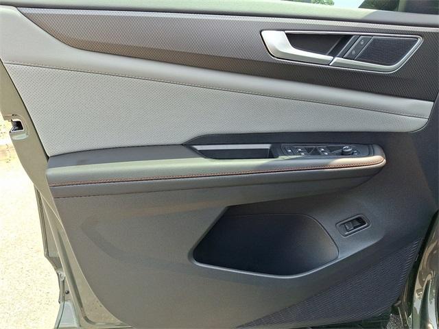 Photo of 2025 Avocado Green Pearl Volkswagen Atlas