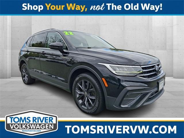 Photo of 2022 Deep Black Pearl Effect Volkswagen Tiguan