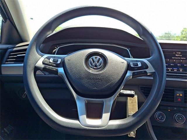 Photo of 2021 Deep Black Pearl Effect Volkswagen Jetta