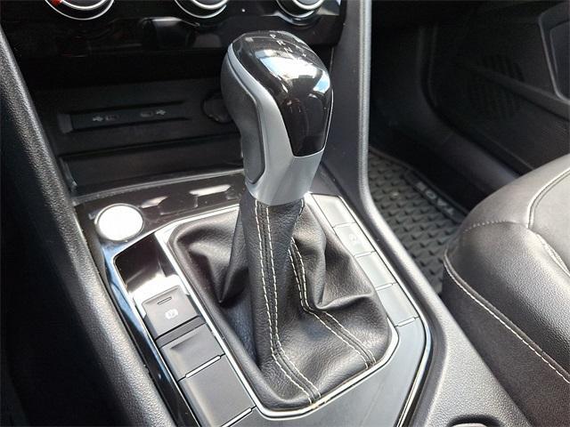 Photo of 2023 Pyrite Silver Metallic Volkswagen Taos