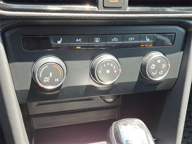Photo of 2022 Pure White Volkswagen Taos