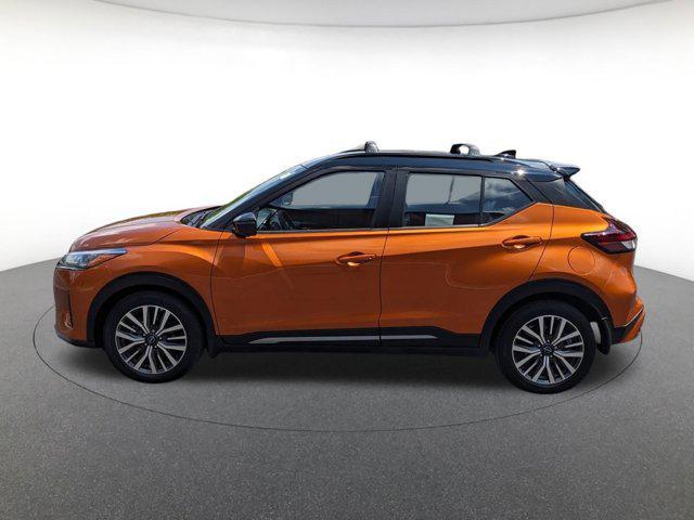Photo of 2024 Monarch Orange Metallic/Super Black Nissan Kicks