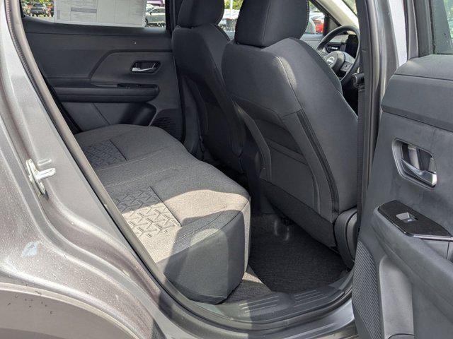Photo of 2025 Gun Metallic Nissan Kicks