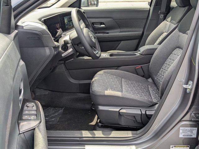 Photo of 2025 Gun Metallic Nissan Kicks
