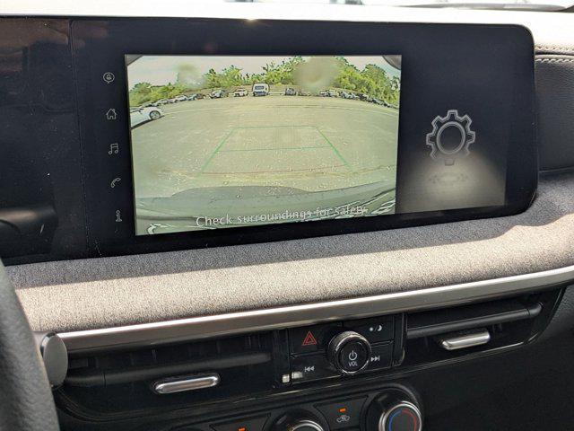 Photo of 2025 Gun Metallic Nissan Kicks