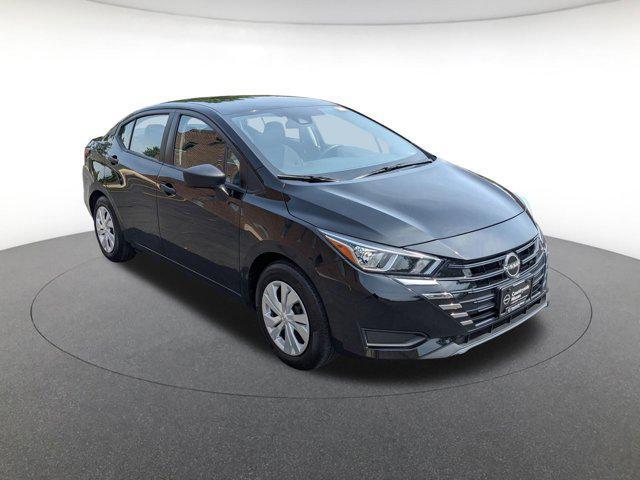Photo of 2023 Super Black Metallic Nissan Versa