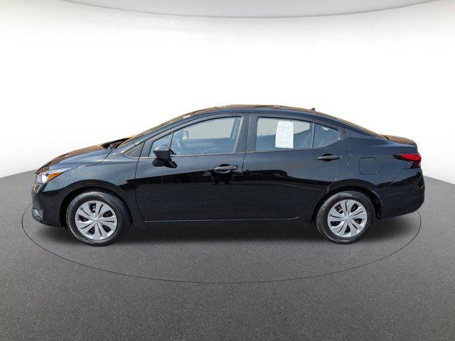 Photo of 2023 Super Black Metallic Nissan Versa