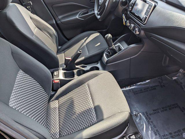 Photo of 2023 Super Black Metallic Nissan Versa