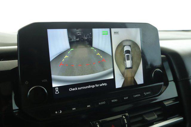 Photo of 2023 Pearl White Tricoat Nissan Pathfinder