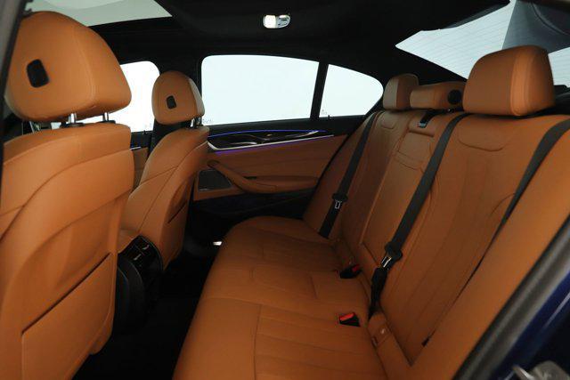 Photo of 2023 Phytonic Blue Metallic BMW 540