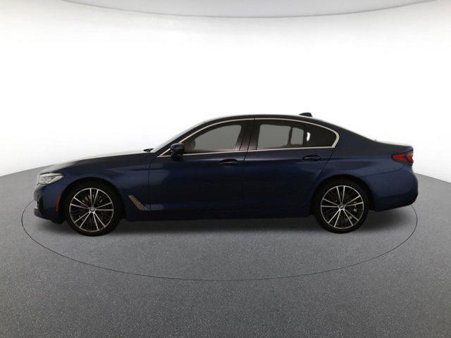 Photo of 2023 Phytonic Blue Metallic BMW 540