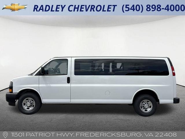 Photo of 2022 Summit White Chevrolet Express 3500