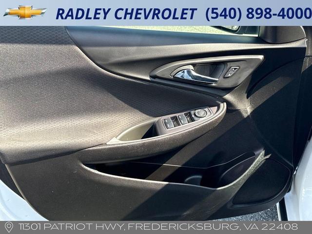 Photo of 2022 Summit White Chevrolet Malibu
