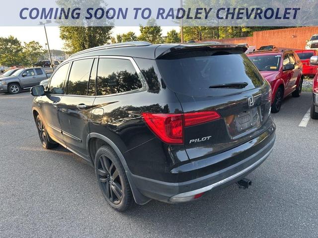 Photo of 2018 Crystal Black Pearl Honda Pilot